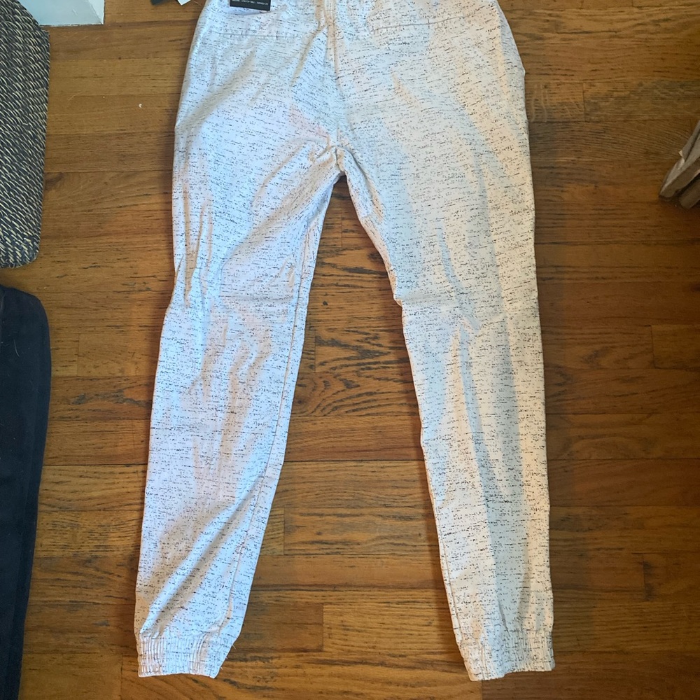Men’s Brooklyn joggers adult medium NWT